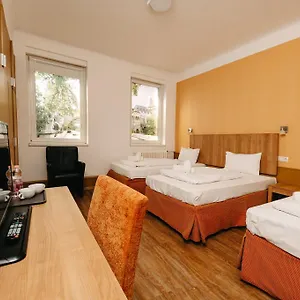 Hotel Metro, Budapest